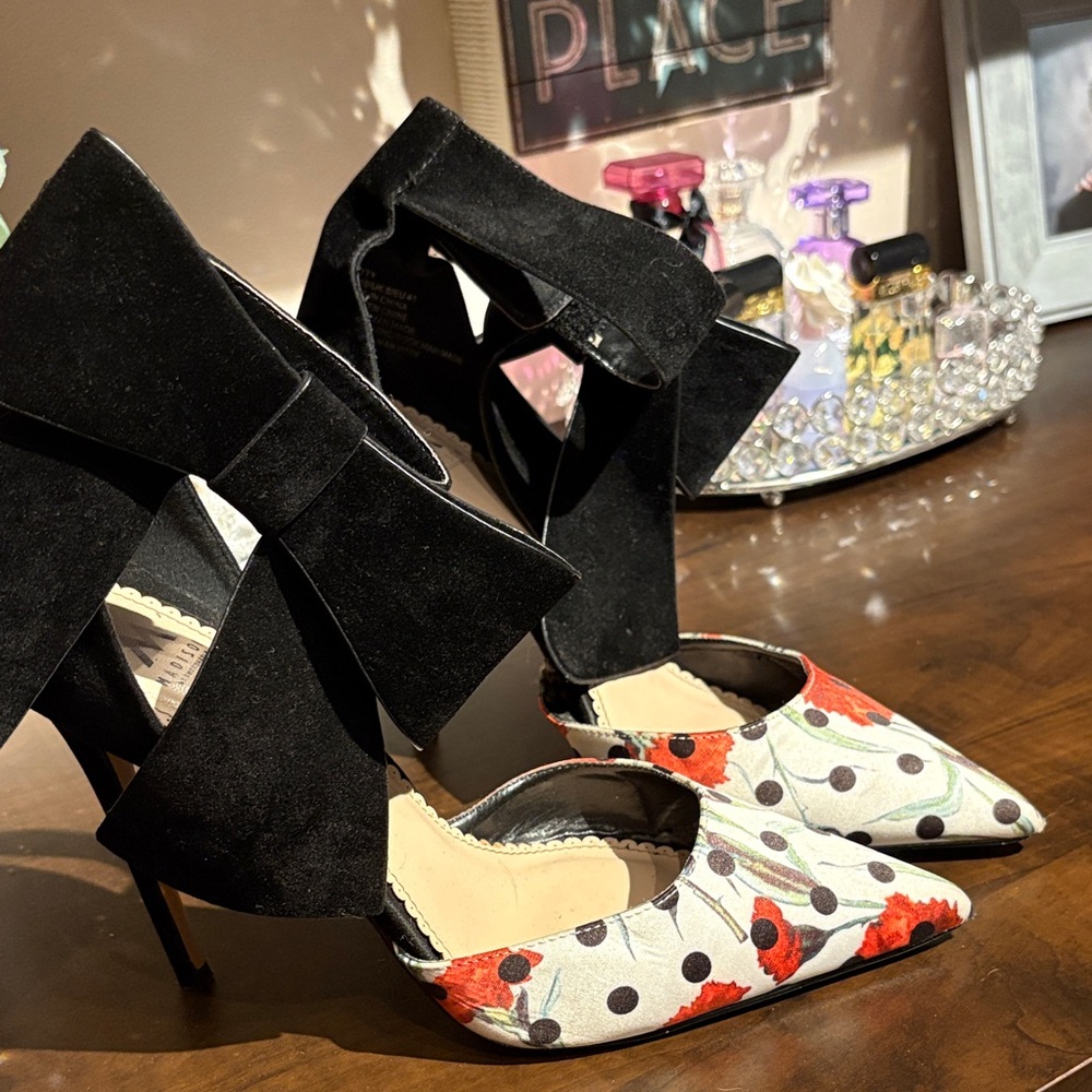 Elegant Black and Floral Women's Heels